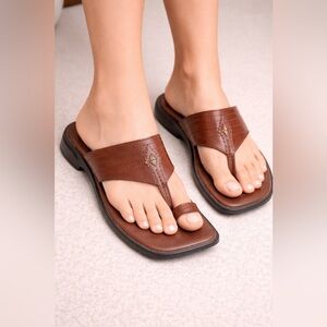 Montego Bay Club Sandals toe ring sandals